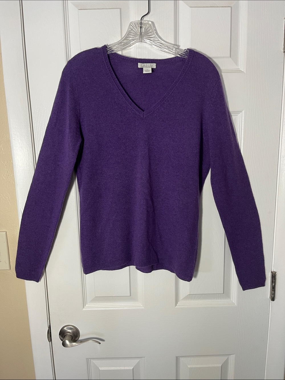 Tweeds woman’s 100% 2ply cashmere v neck sweater long sleeve purple sz Large